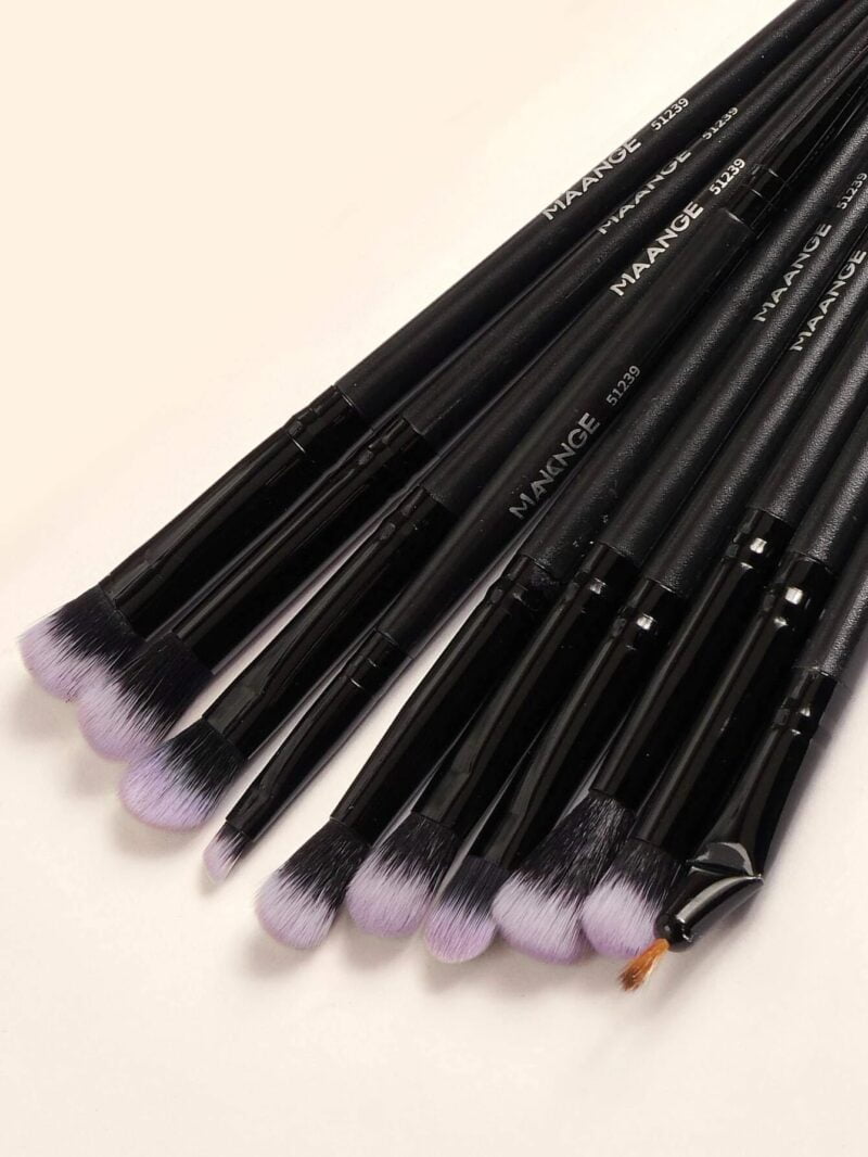 Shein 18 Pcs Professional Makeup Brush Set - Image 4